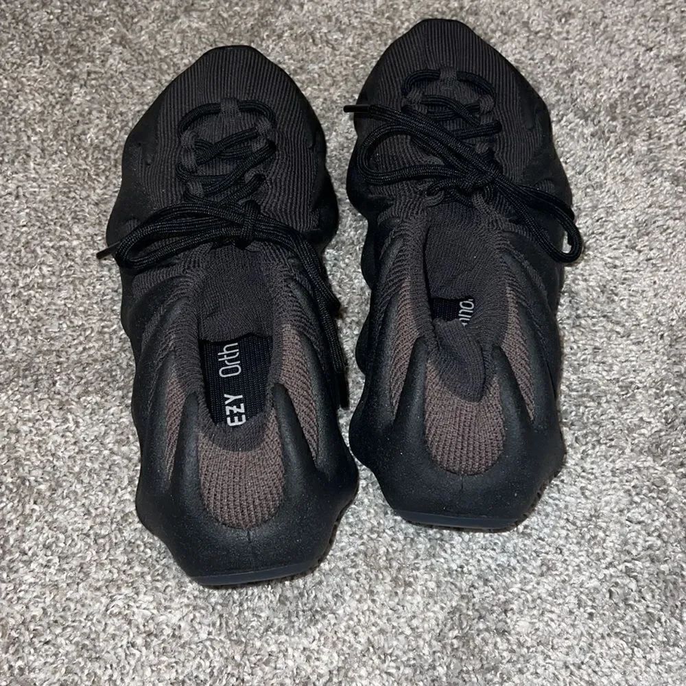 Adidas Yeezy  - Picture 3 of 3